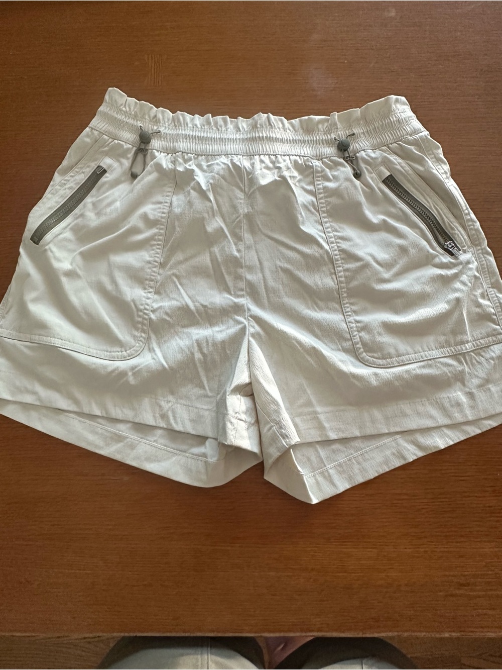 Athleta Cream Elastic Waist Utility Shorts